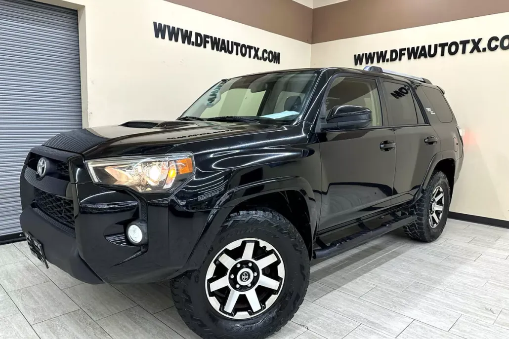 2018 Toyota 4Runner TRD Off-Road photo 1