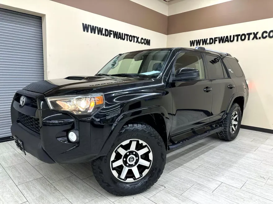 2018 Toyota 4Runner TRD Off-Road photo 1