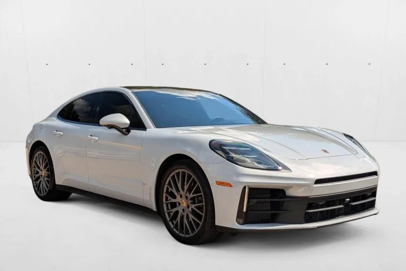 2024 Porsche Panamera 4 photo 1