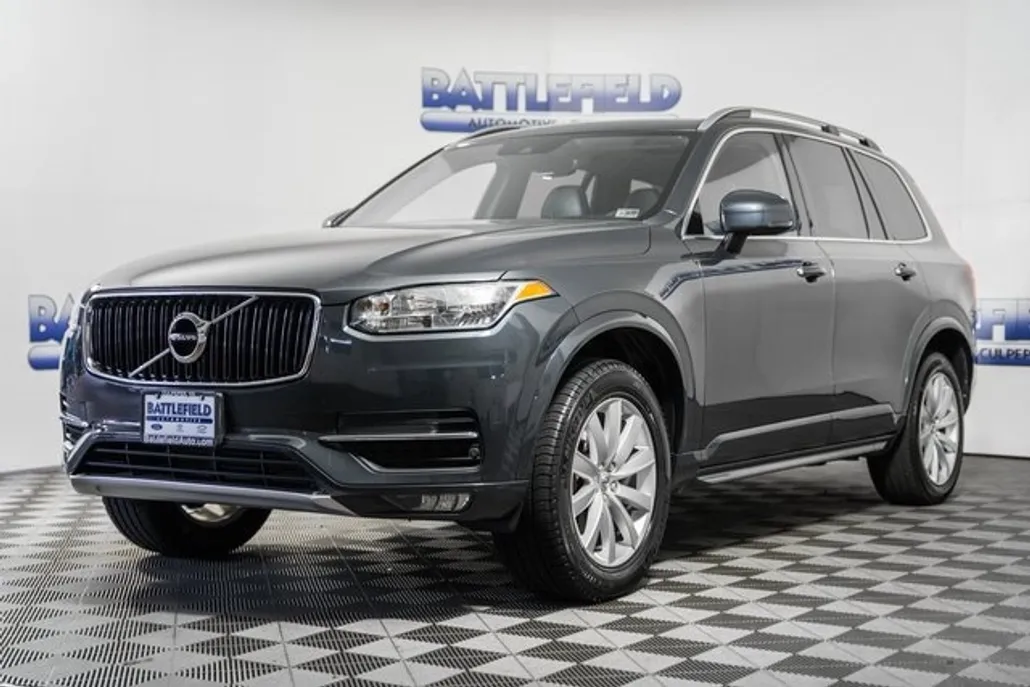 2016 Volvo XC90 T6 Momentum photo 1
