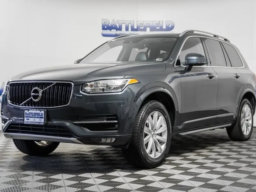 2016 Volvo XC90 T6 Momentum photo 1