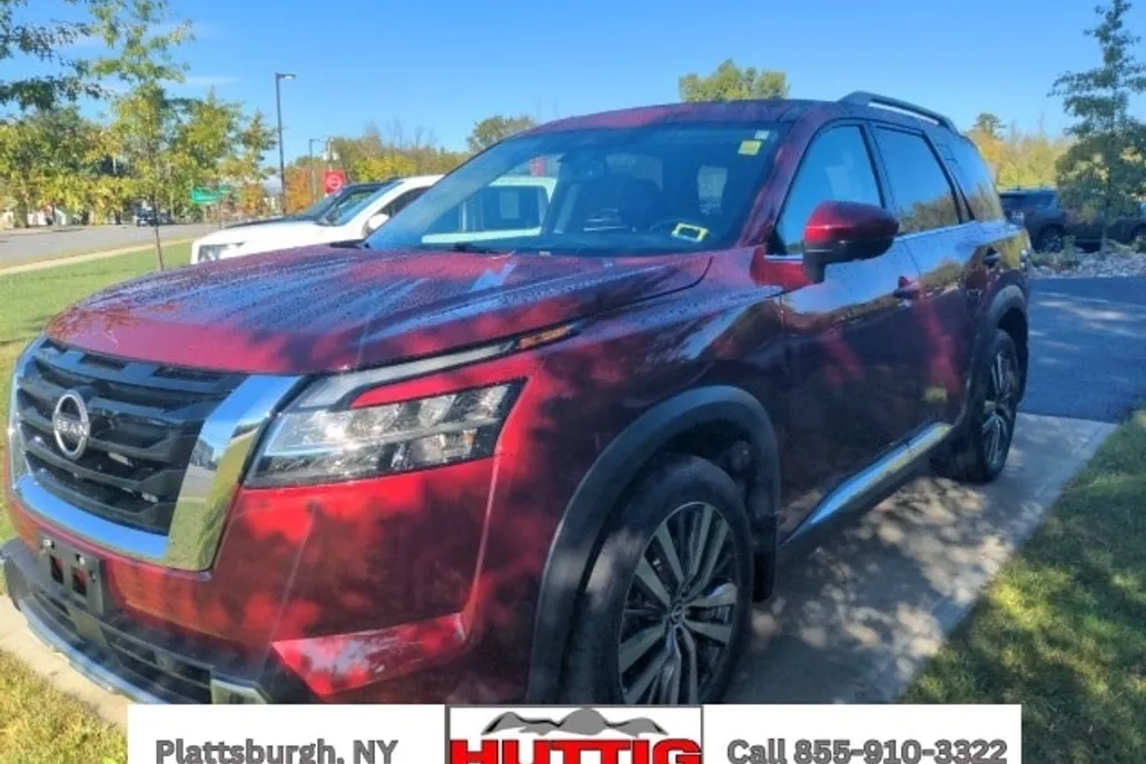 2022 Nissan Pathfinder Platinum photo 1