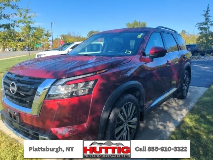 2022 Nissan Pathfinder Platinum photo 1