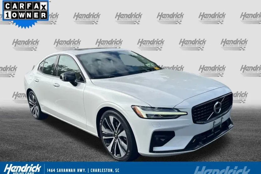 2022 Volvo S60 Inscription R-Design Expression T8 Momentum B5 photo 1