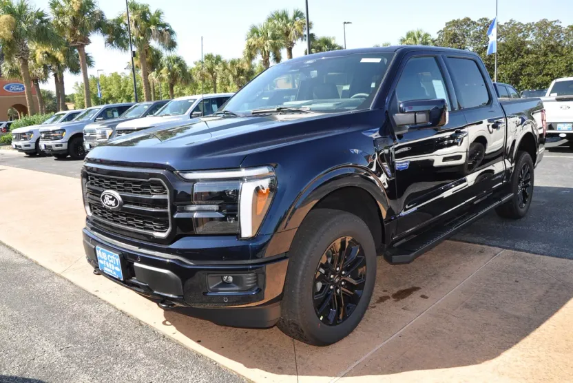 2025 Ford F-150 Lariat photo 1