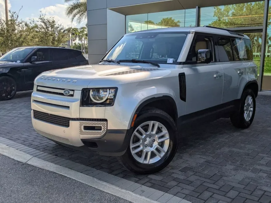 2023 Land Rover Defender 110 S photo 1