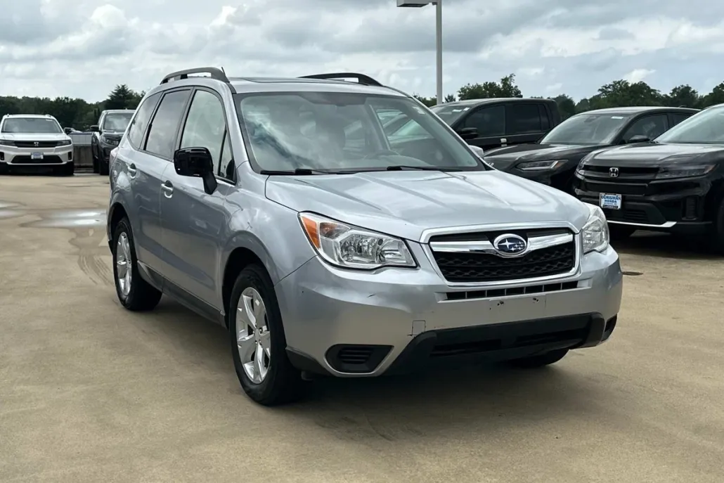 2015 Subaru Forester 2.5i Premium photo 1