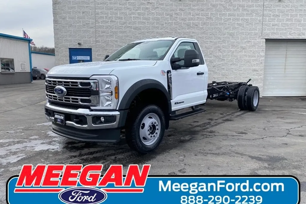 2025 Ford F-550 XL photo 1