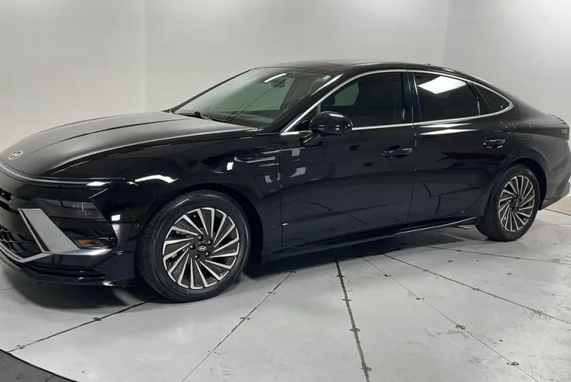 2025 Hyundai Sonata Hybrid Limited photo 1