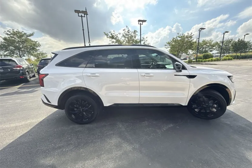 2023 Kia Sorento SX photo 1