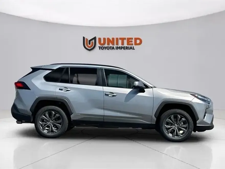 2022 Toyota RAV4 Hybrid XLE Premium photo 1