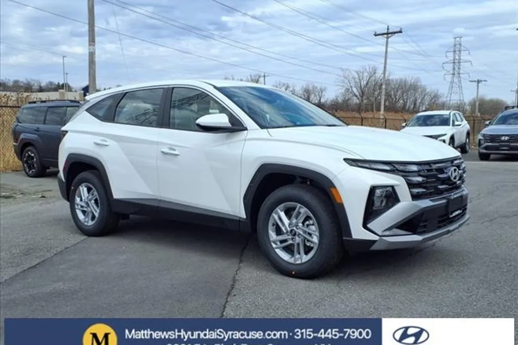 2025 Hyundai Tucson SE photo 1