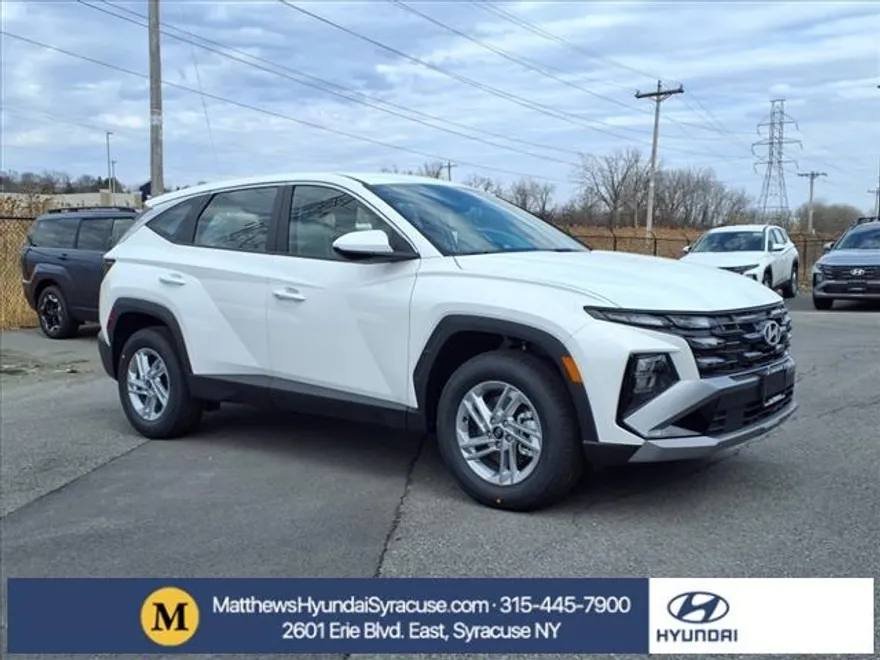2025 Hyundai Tucson SE photo 1