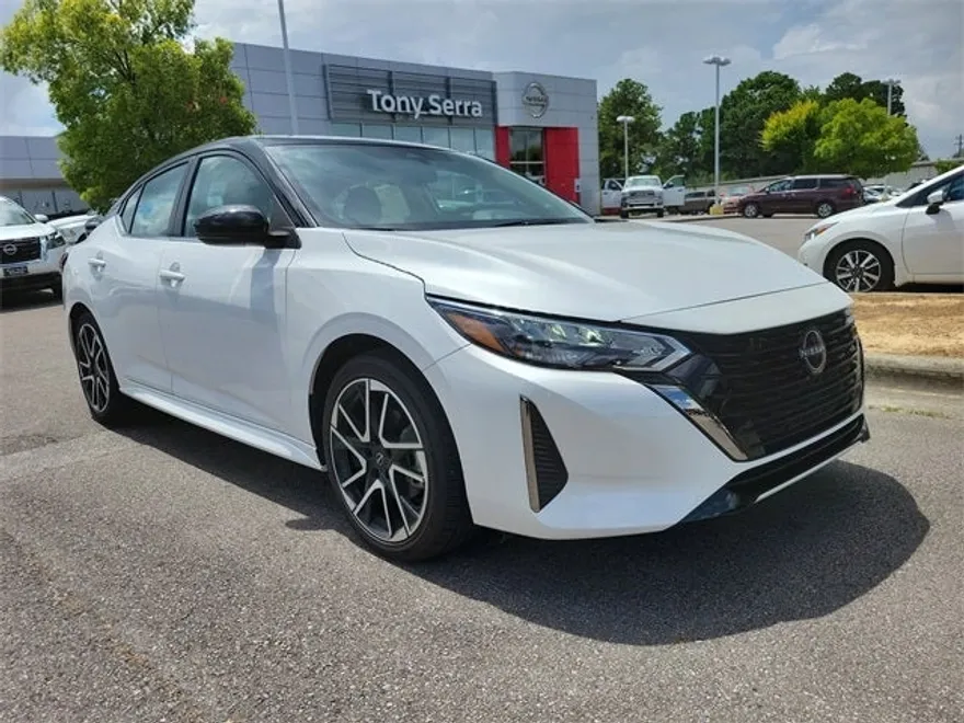 2025 Nissan Sentra SR photo 1