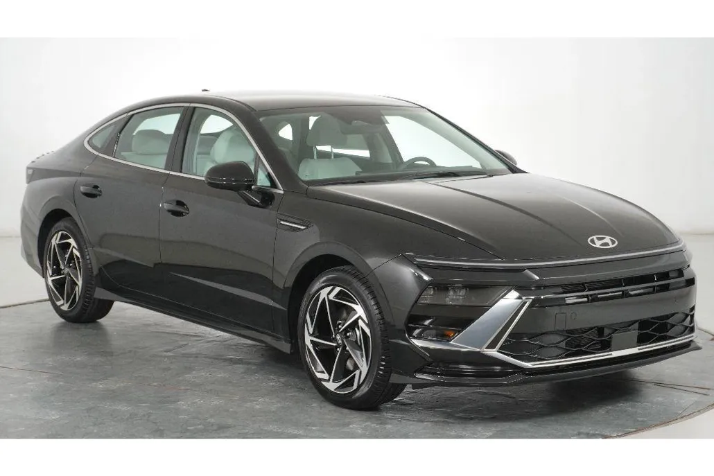 2026 Hyundai Sonata SEL Sport photo 1