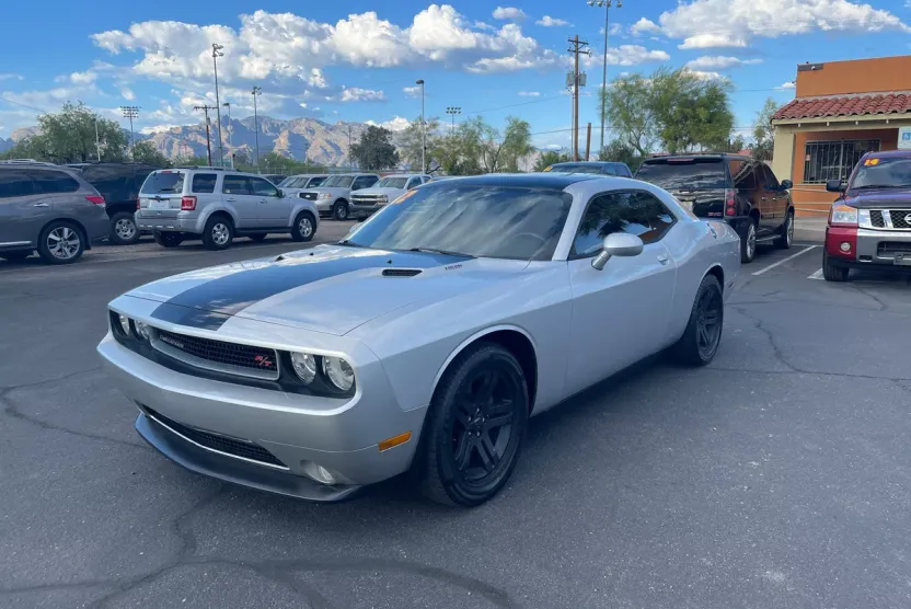 2012 Dodge Challenger R/T Plus photo 1