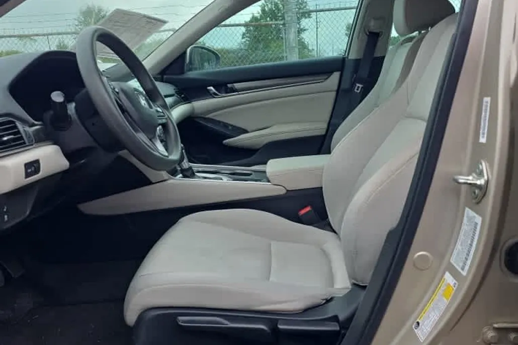 2020 Honda Accord LX photo 1