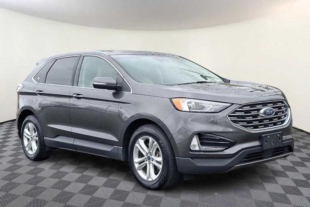 2020 Ford Edge SEL photo 1