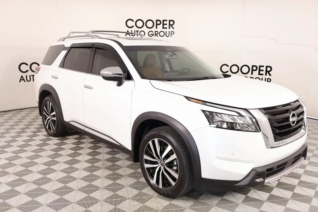 2025 Nissan Pathfinder Platinum photo 1