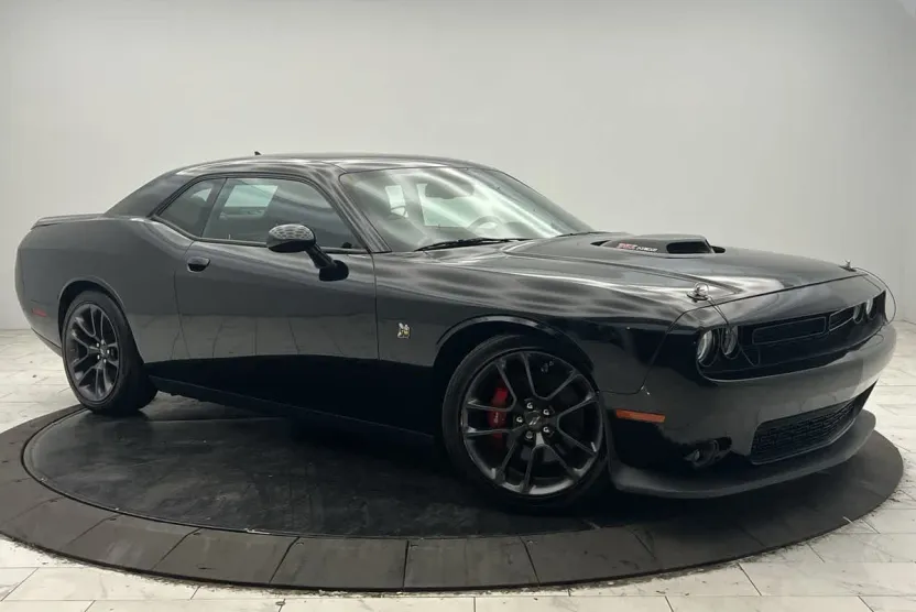 2022 Dodge Challenger R/T Scat Pack photo 1