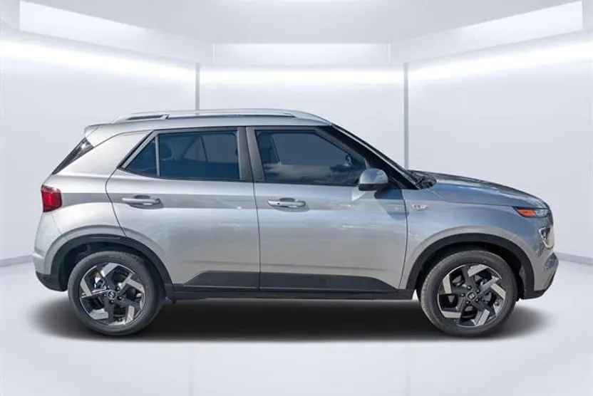 2026 Hyundai Venue SEL photo 1
