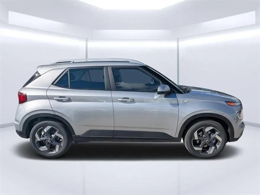 2026 Hyundai Venue SEL photo 1