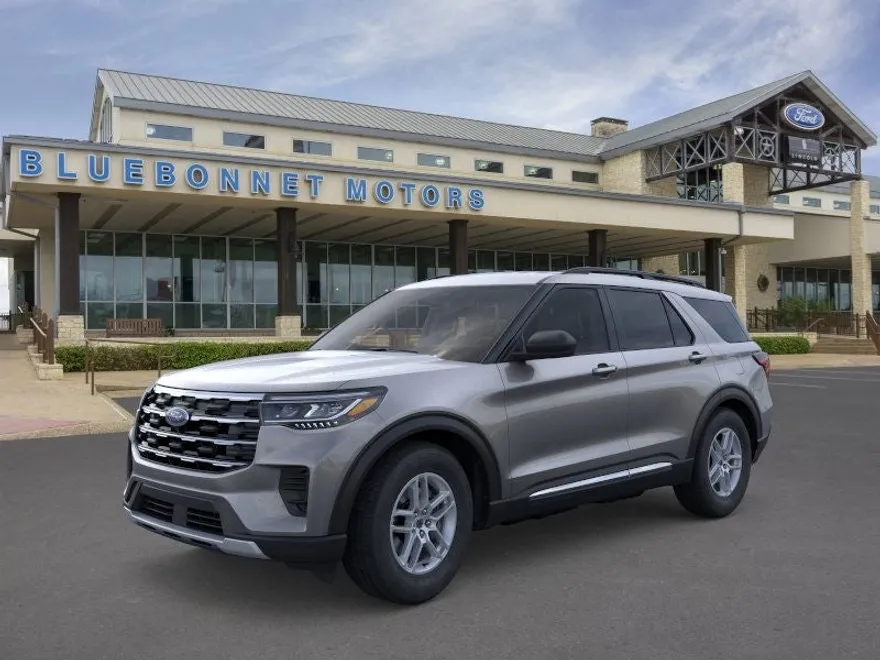 2025 Ford Explorer photo 1