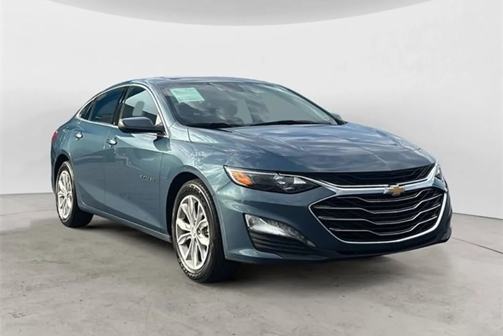 2024 Chevrolet Malibu 1LT photo 1
