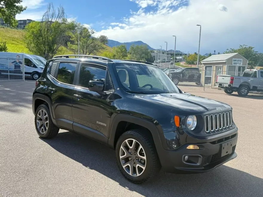2016 Jeep Renegade Latitude photo 1