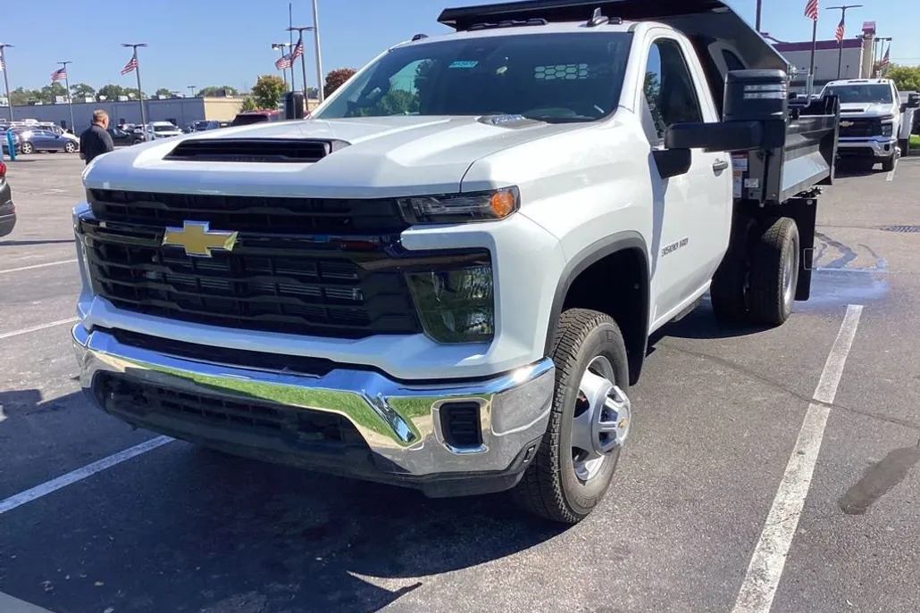 2025 Chevrolet Silverado 3500HD Work Truck photo 1