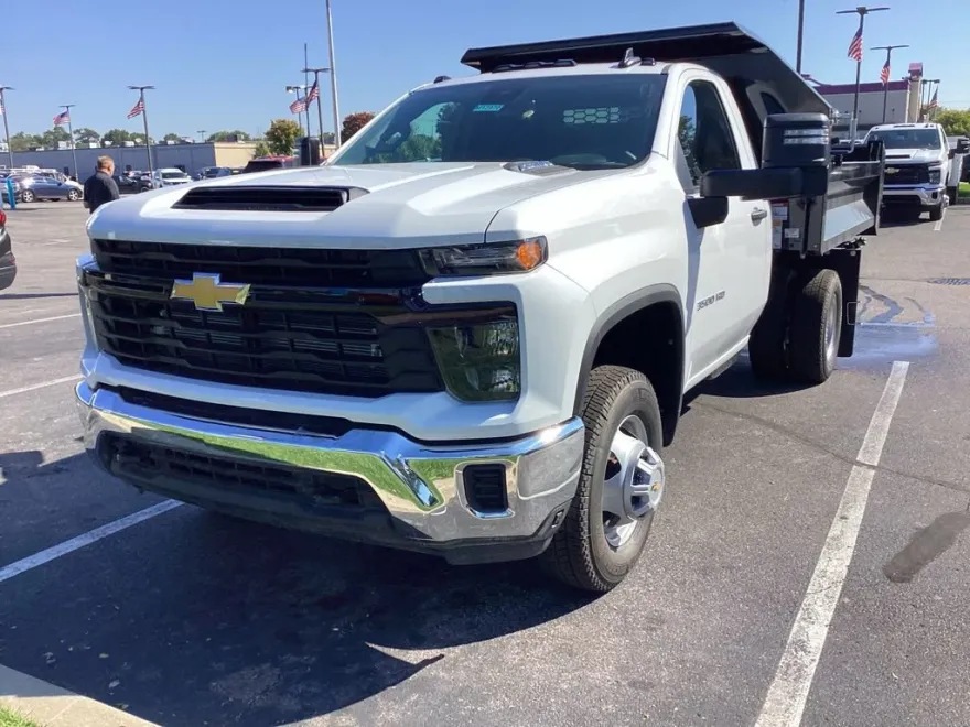 2025 Chevrolet Silverado 3500HD Work Truck photo 1