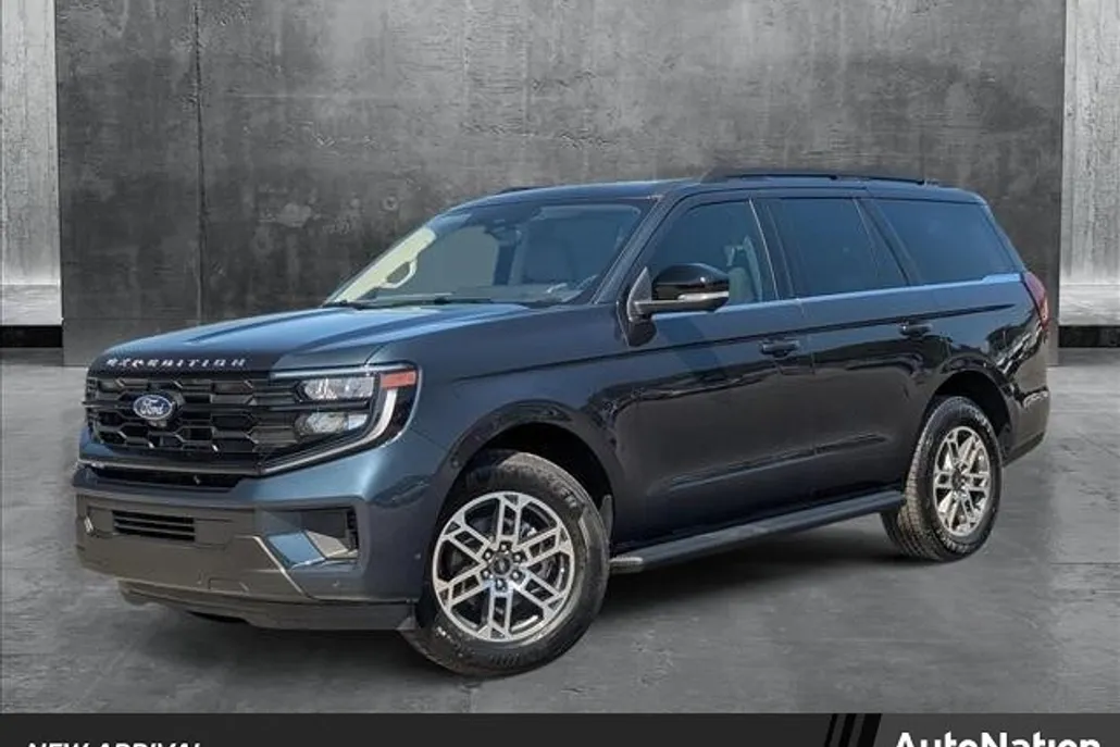 2025 Ford Expedition photo 1