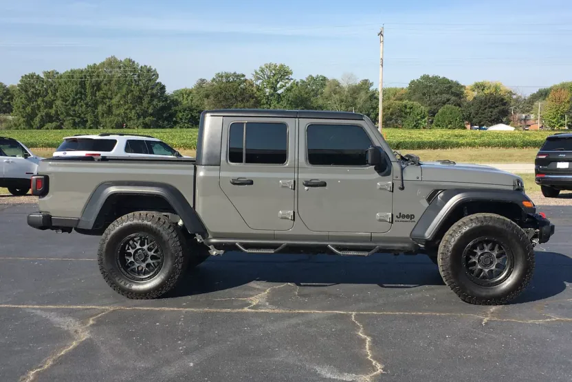 2020 Jeep Gladiator Sport S photo 1