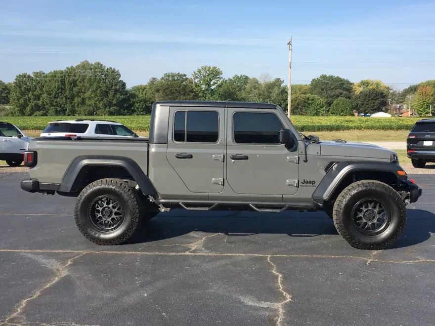 2020 Jeep Gladiator Sport S photo 1