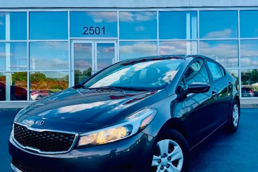2017 Kia Forte LX Base photo 1