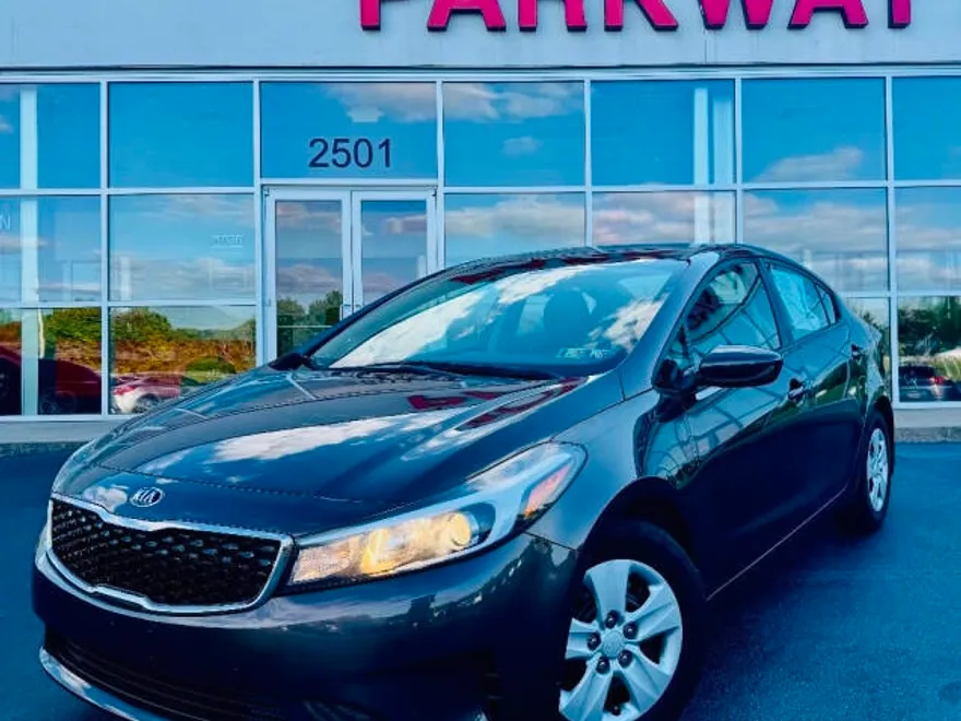 2017 Kia Forte LX Base photo 1