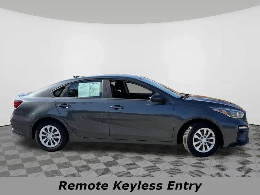 2019 Kia Forte FE photo 1