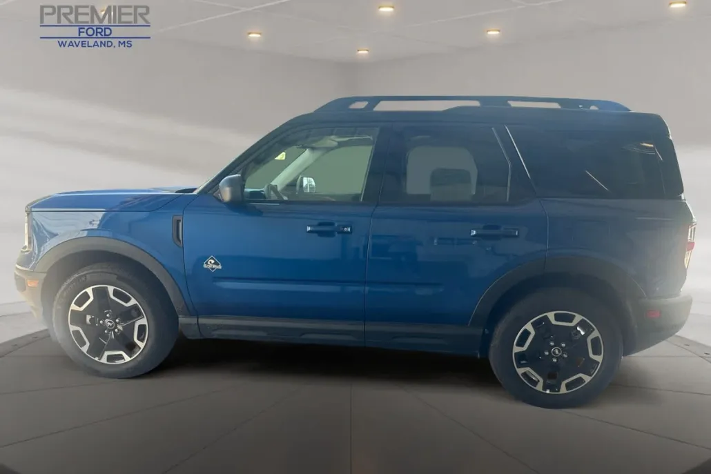 2024 Ford Bronco Sport Outer Banks photo 1