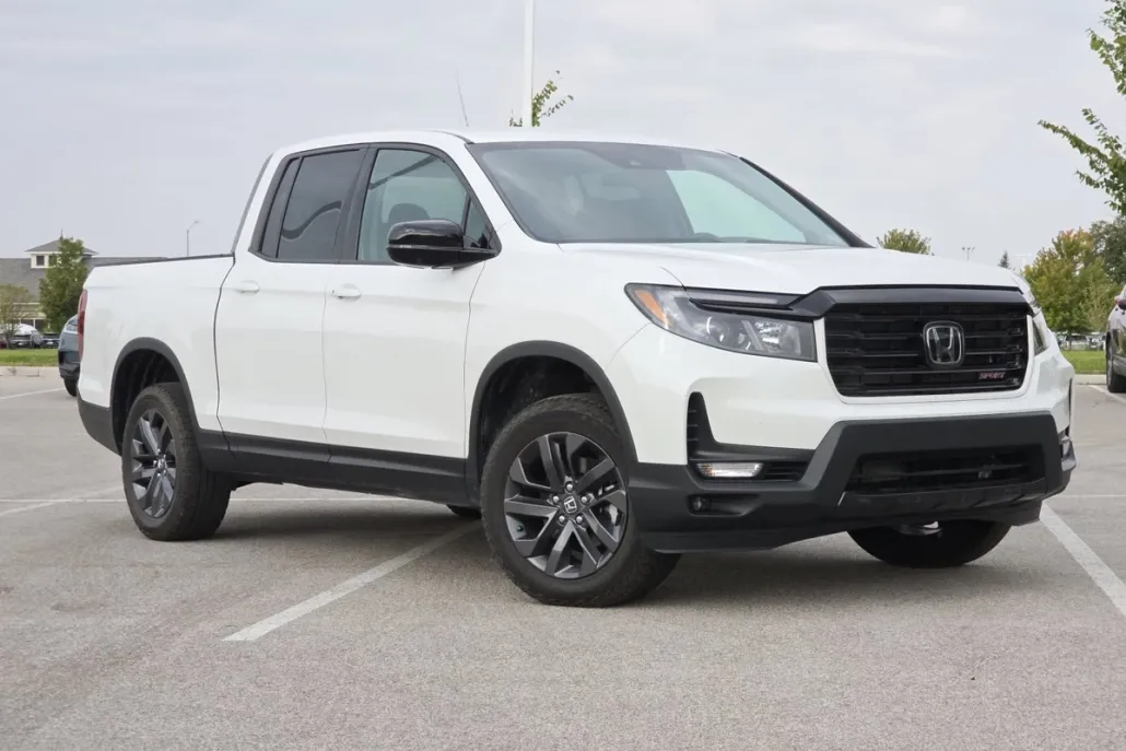 2023 Honda Ridgeline Sport photo 1