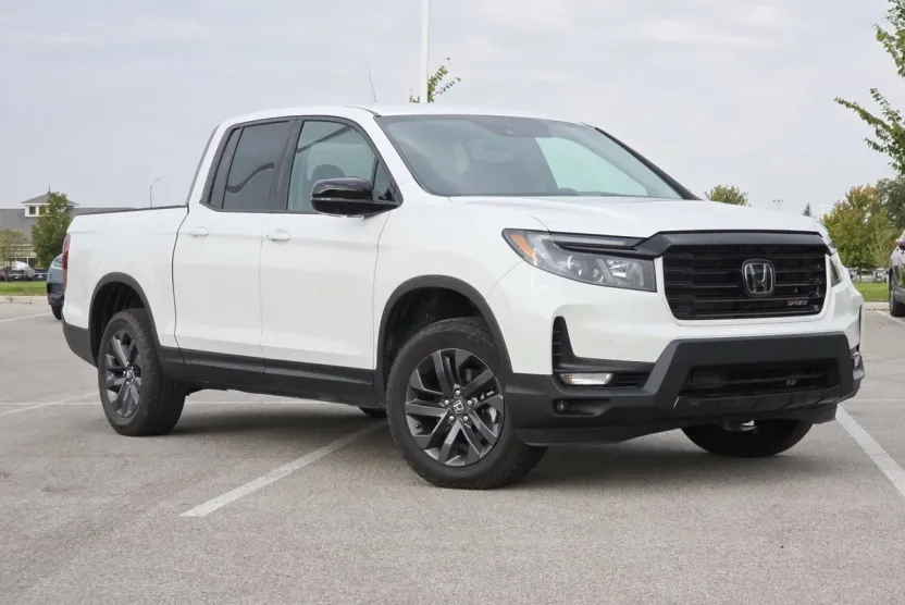 2023 Honda Ridgeline Sport photo 1