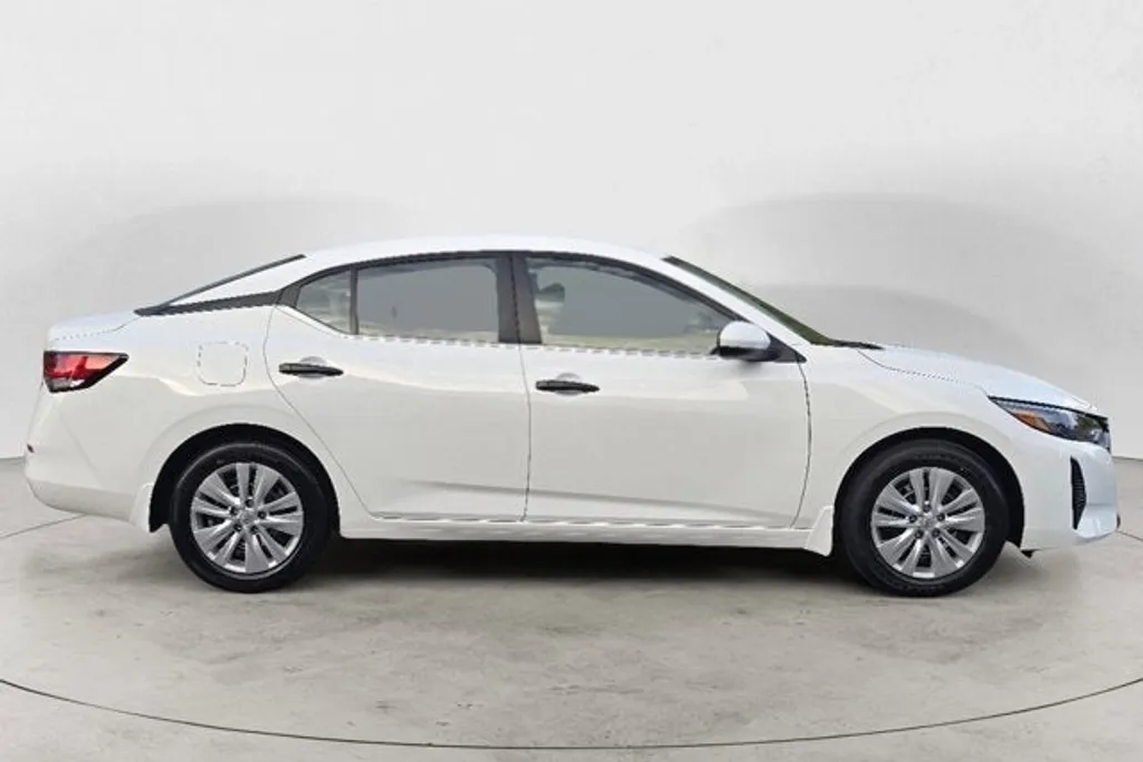 2025 Nissan Sentra S photo 1