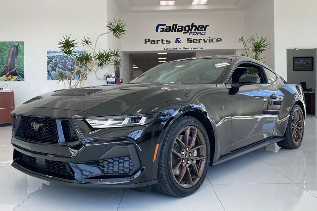 2025 Ford Mustang GT Premium photo 1