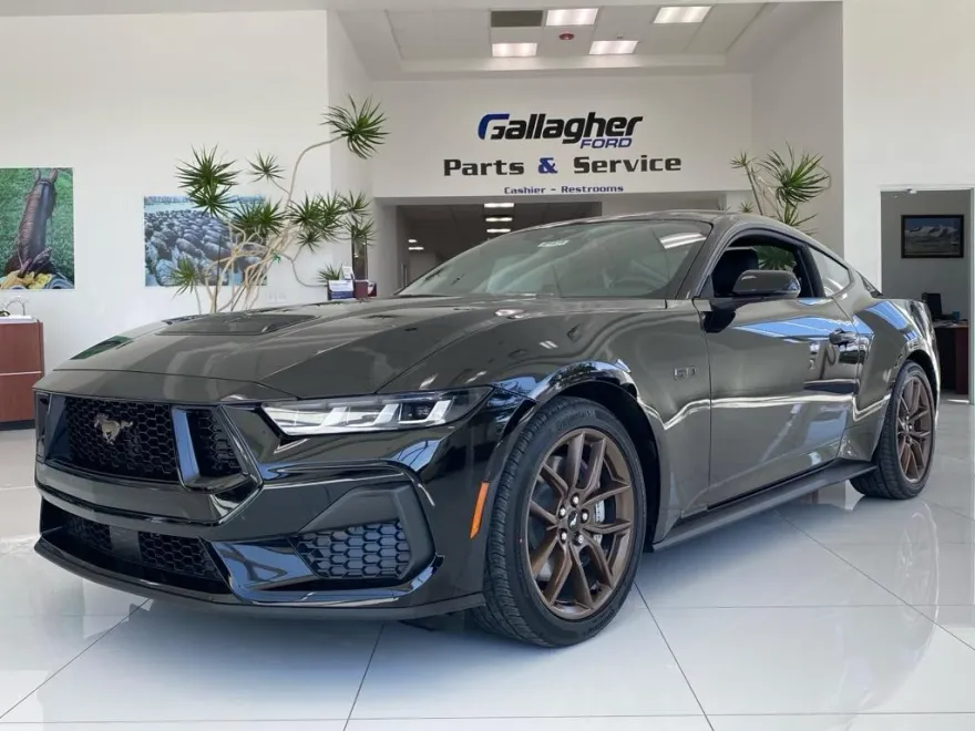 2025 Ford Mustang GT Premium photo 1