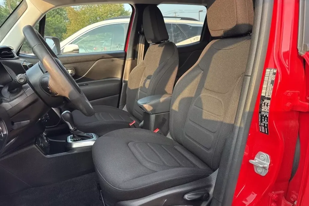 2022 Jeep Renegade Latitude photo 1