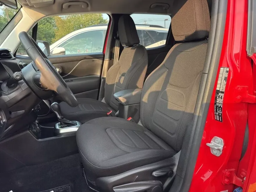2022 Jeep Renegade Latitude photo 1
