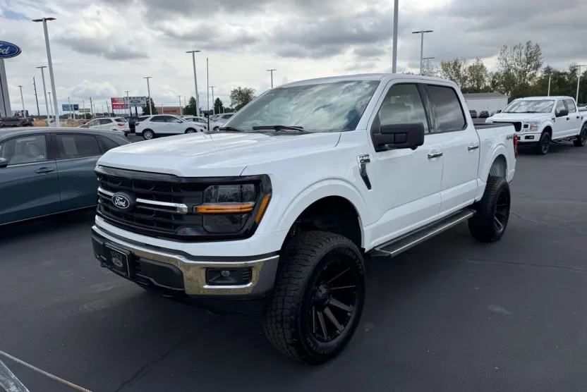 2024 Ford F-150 XLT photo 1