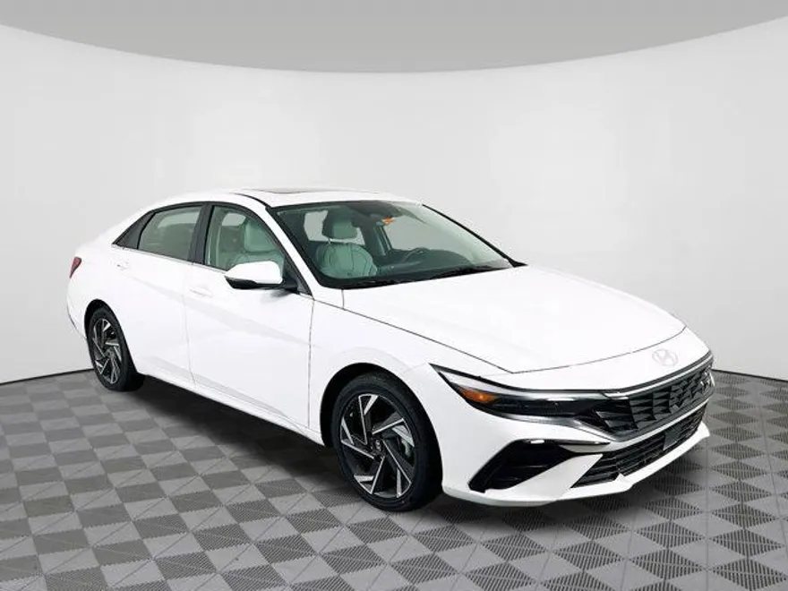 2025 Hyundai Elantra Limited photo 1
