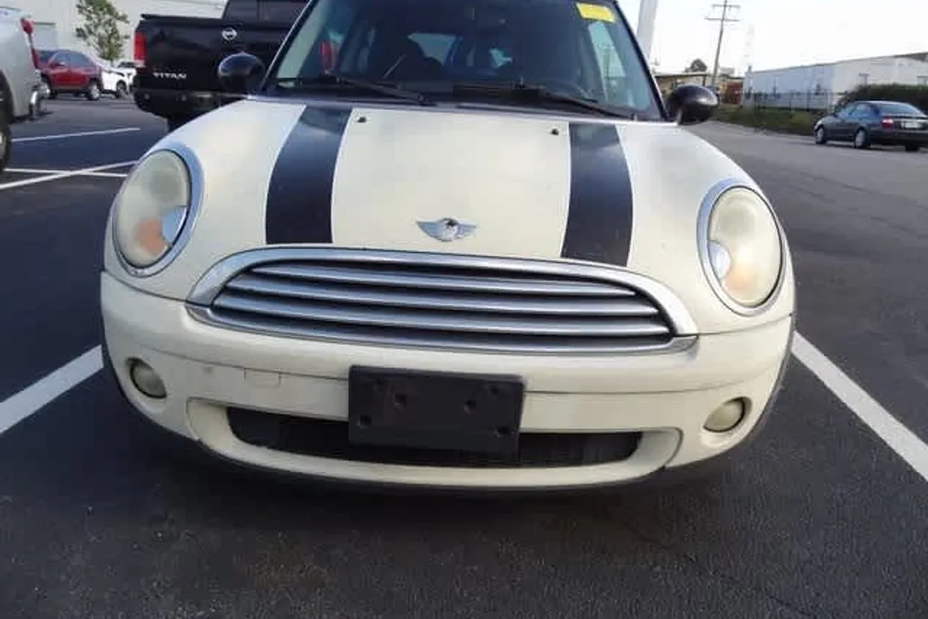 2010 Mini Cooper 2 Door Hardtop photo 1