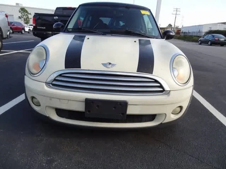 2010 Mini Cooper 2 Door Hardtop photo 1