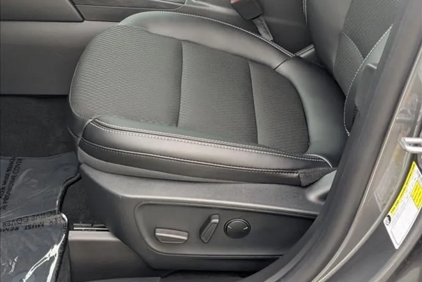 2025 Ford Escape photo 1